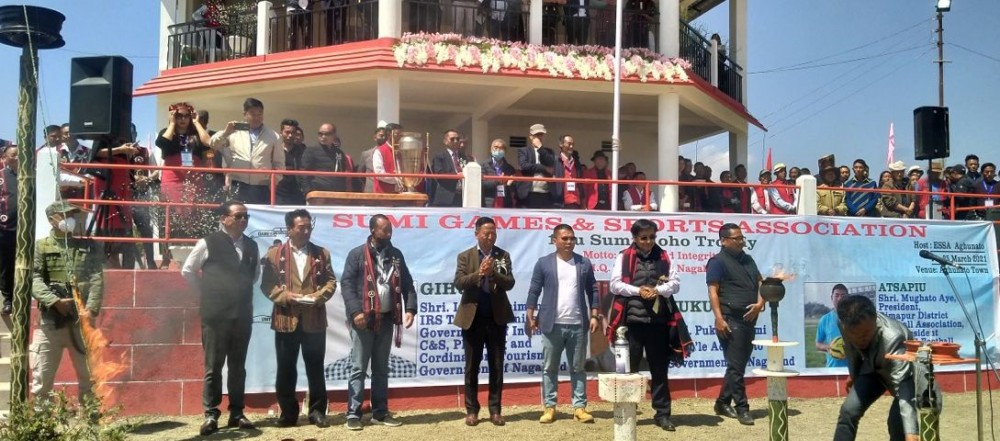 Advisor, F&CS, Legal Metrology & Consumer Protection and Taxes, Pukhayi Sumi and others during the inauguration of the 13th Sumi Hoho Trophy in Aghunato Town on March 17. (DIPR Photo)